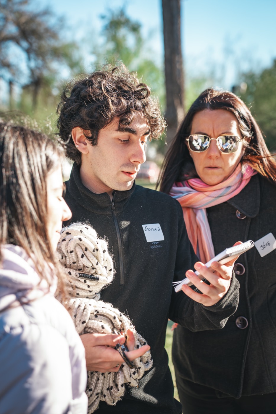 Conversación cercana y momento de decisión durante una facilitación